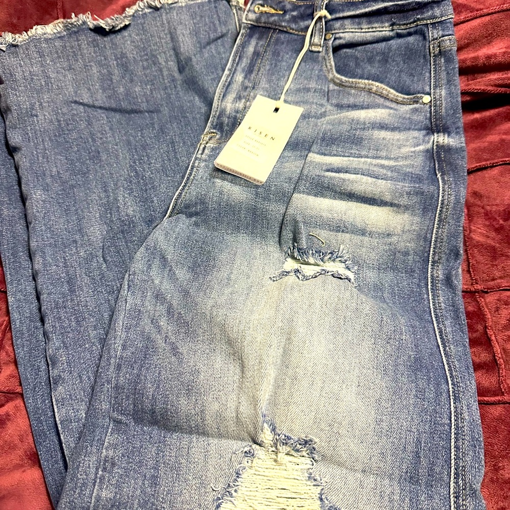 BNWT women’s size 31 Risen distressed flare jeans